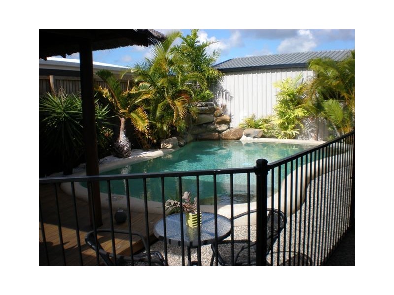 2 Leura Court, Glenella QLD 4740