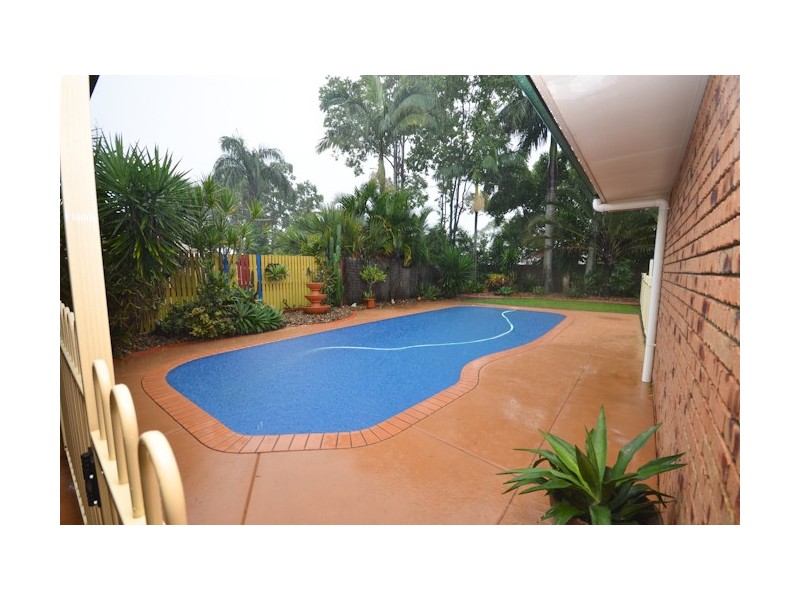 10 Bradman Drive, Glenella QLD 4740
