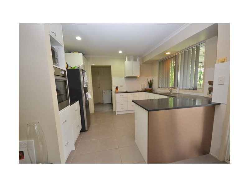 98 Broomdykes Drive, Beaconsfield QLD 4740