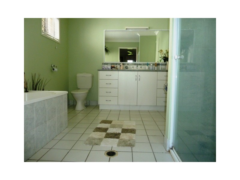 112 BROOMDYKES DRIVE, Beaconsfield QLD 4740