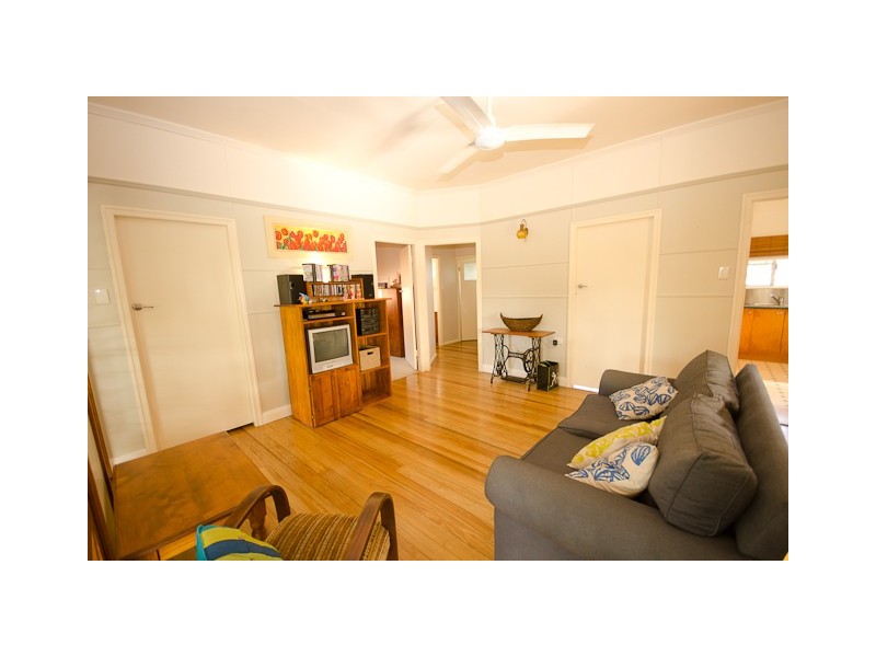 22 Douglas, West Mackay QLD 4740