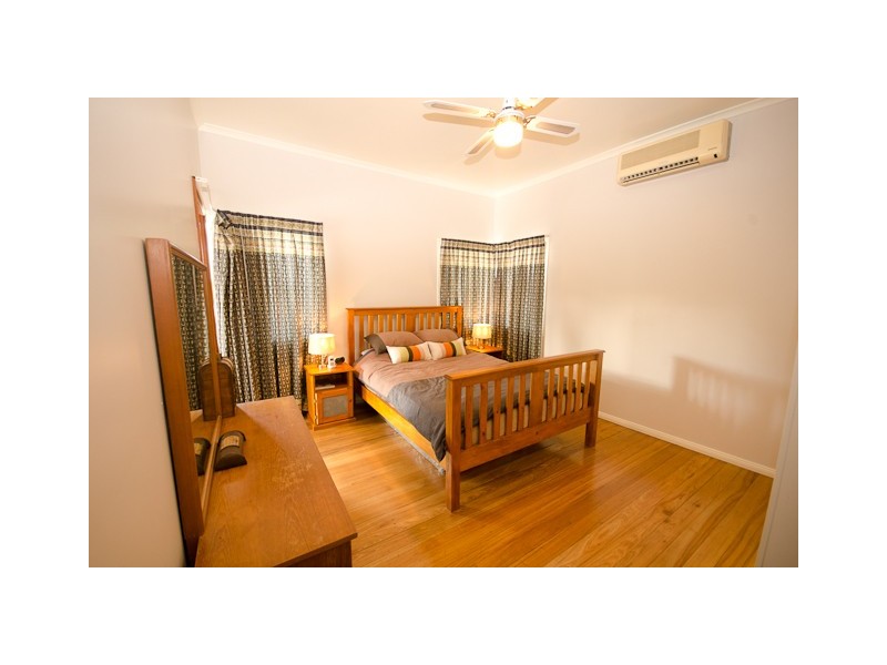 22 Douglas, West Mackay QLD 4740