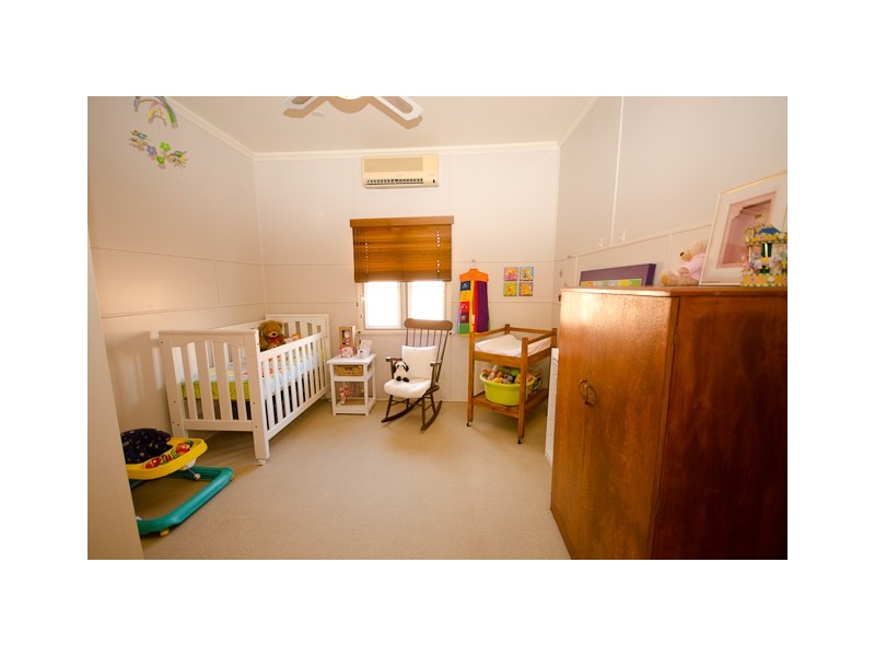 22 Douglas, West Mackay QLD 4740