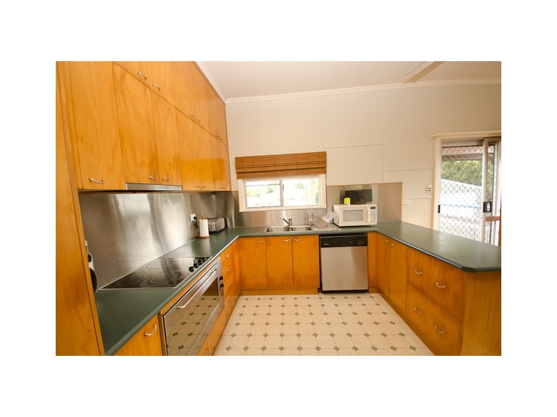 22 Douglas, West Mackay QLD 4740