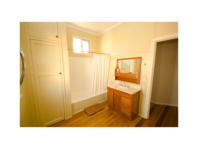 22 Douglas, West Mackay QLD 4740