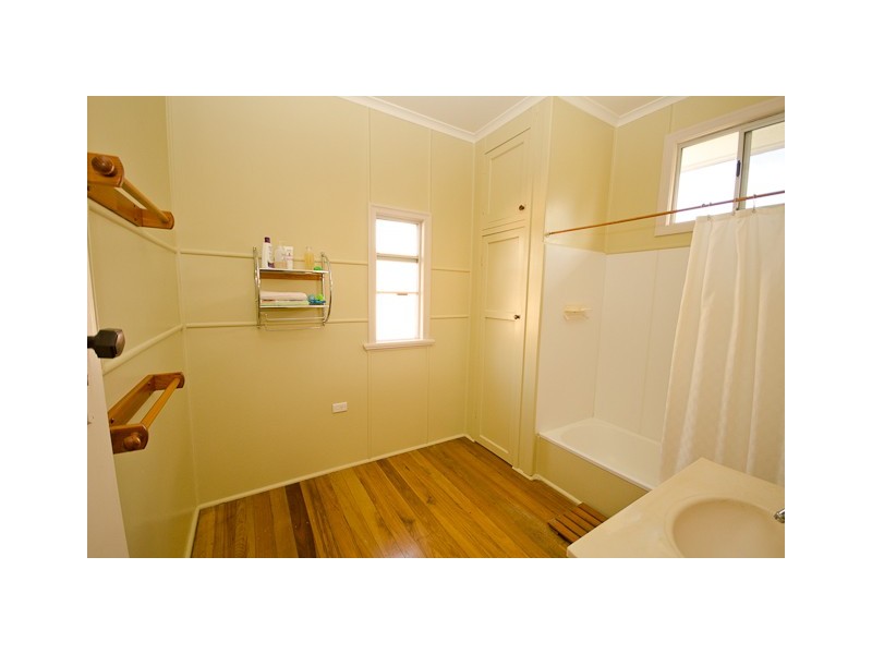 22 Douglas, West Mackay QLD 4740