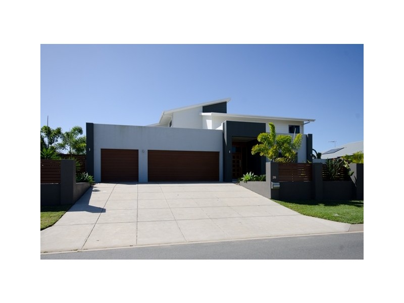 26 Kensington, Glenella QLD 4740