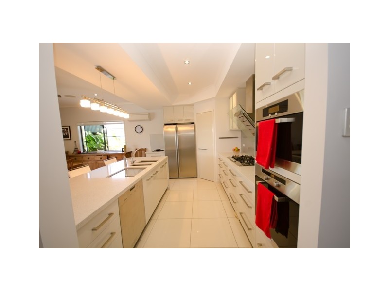 26 Kensington, Glenella QLD 4740