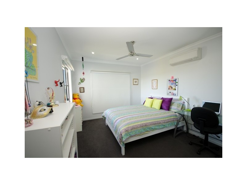 26 Kensington, Glenella QLD 4740