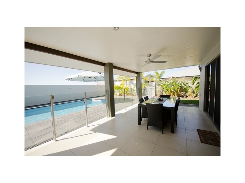 26 Kensington, Glenella QLD 4740