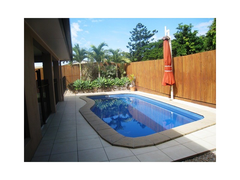 13 Foundation Street, Glenella QLD 4740