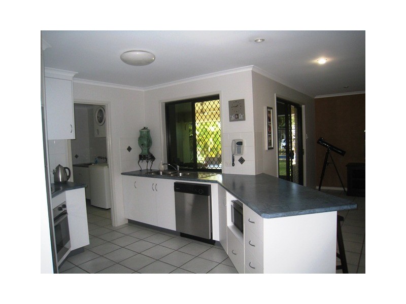 32 Marine Pde, Bucasia QLD 4750