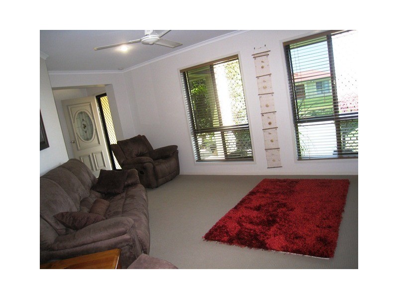 32 Marine Pde, Bucasia QLD 4750