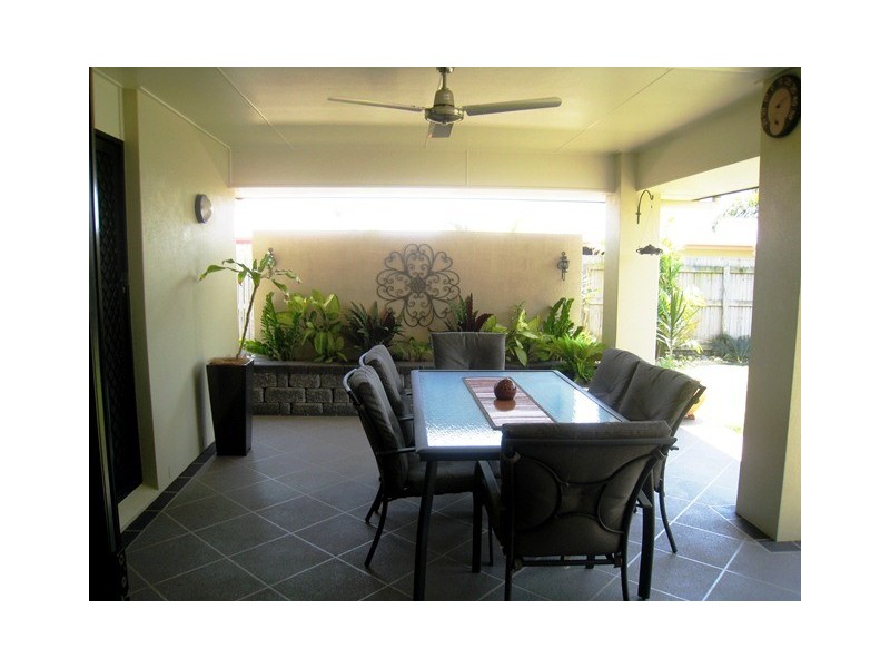 32 Marine Pde, Bucasia QLD 4750