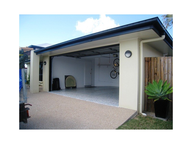 32 Marine Pde, Bucasia QLD 4750