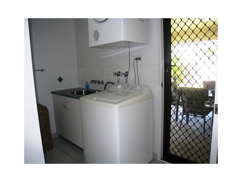 32 Marine Pde, Bucasia QLD 4750
