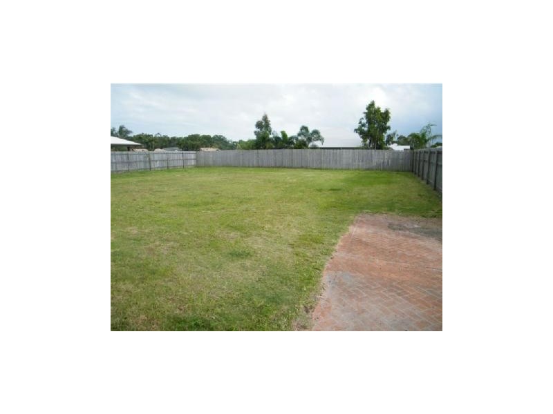 18 Seafarer Court, Blacks Beach QLD 4740
