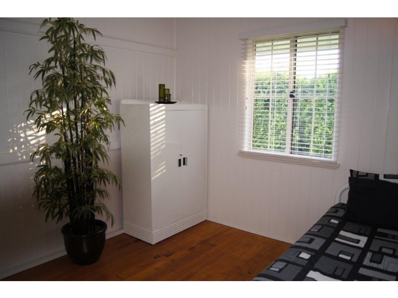 36 Holland Street, West Mackay QLD 4740