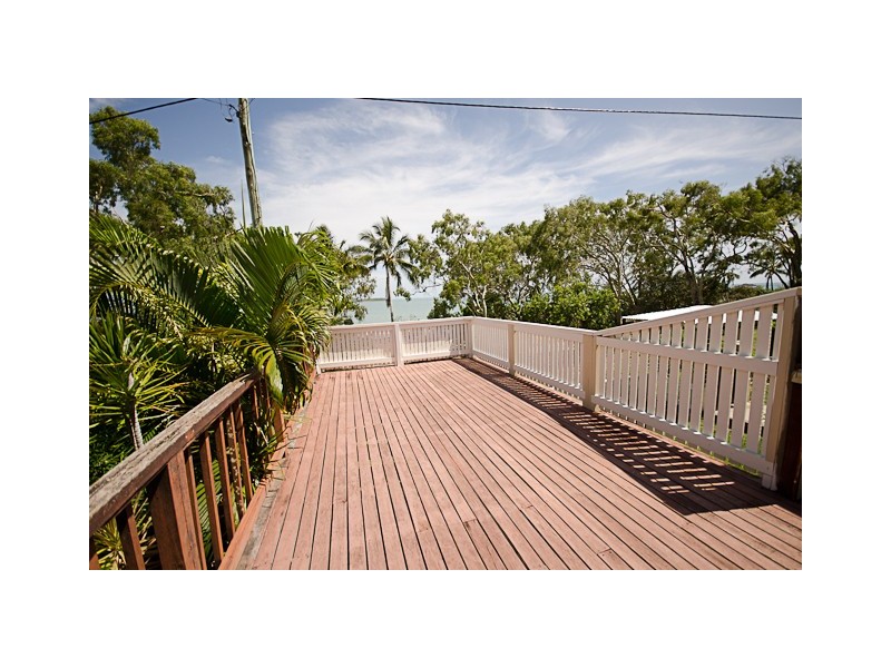 12 O’Brien Esplanade, Shoal Point QLD 4750