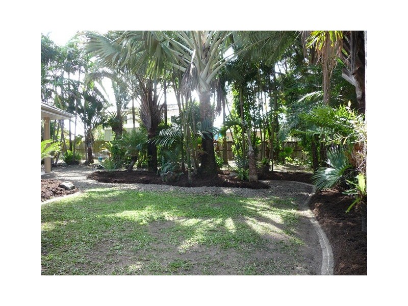 24 DAPPLEWOOD CLOSE, Andergrove QLD 4740