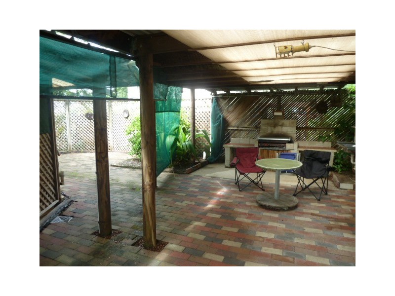 4 Damien Street, Rural View QLD 4740