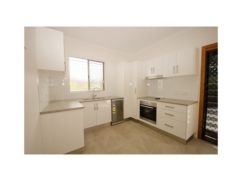 1B Hughes Street, Glenella QLD 4740