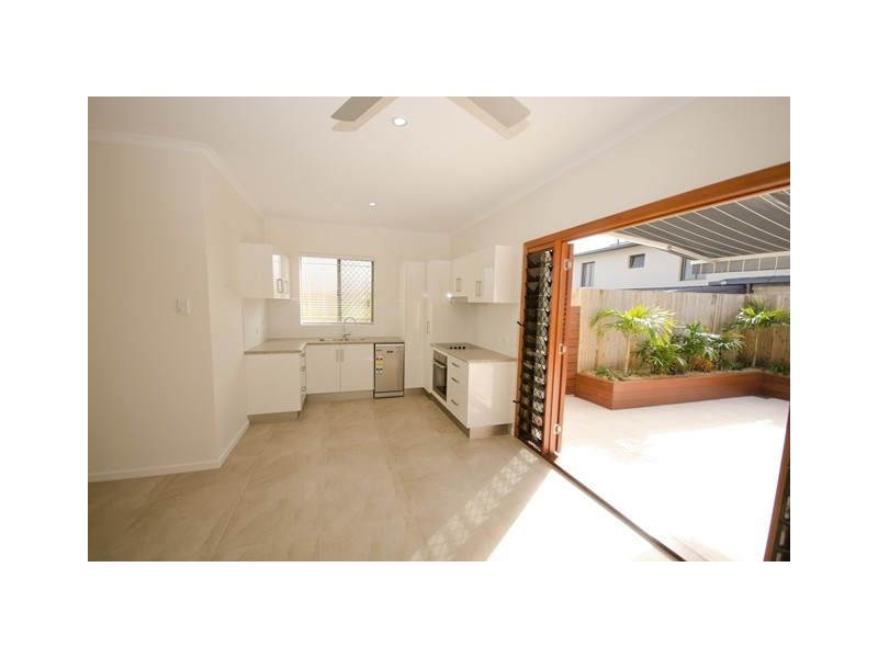 1B Hughes Street, Glenella QLD 4740