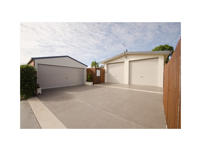 1B Hughes Street, Glenella QLD 4740