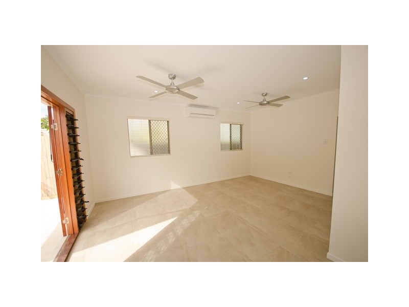 1B Hughes Street, Glenella QLD 4740