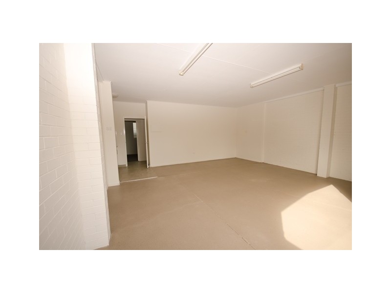 1B Hughes Street, Glenella QLD 4740