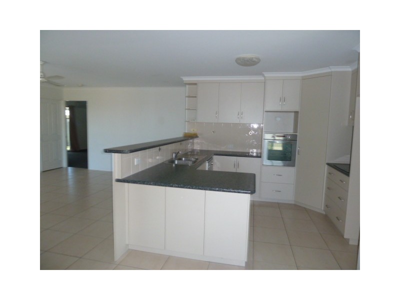8 McAlary Drive, Eimeo QLD 4740
