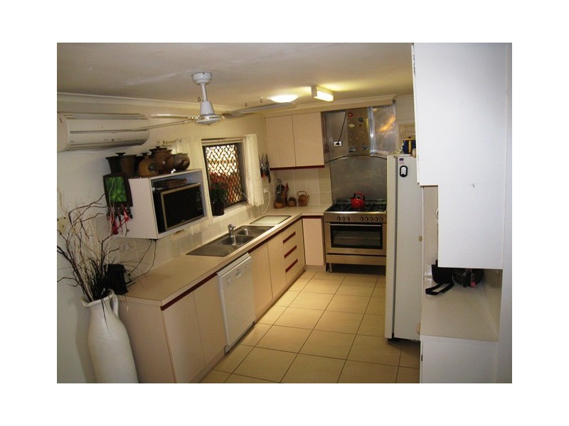 27 Streeter Avenue, West Mackay QLD 4740