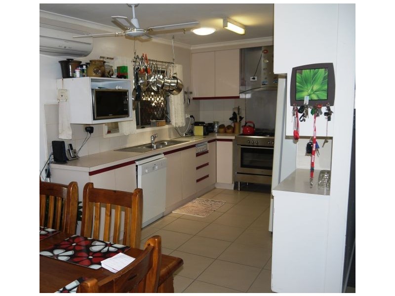 27 Streeter Avenue, West Mackay QLD 4740