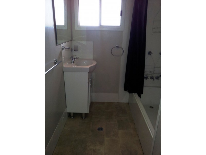 11 Macrossan Street, East Mackay QLD 4740