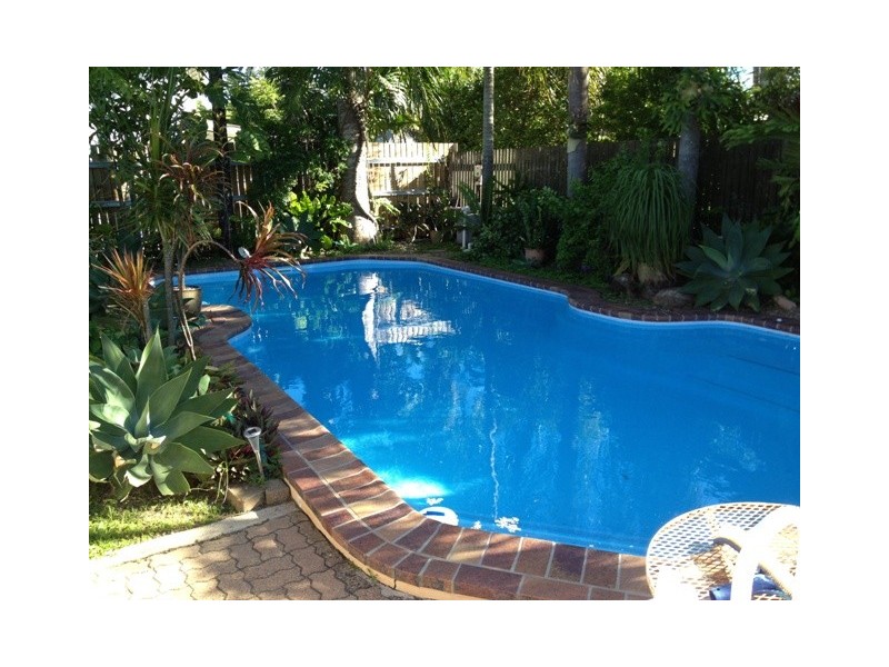 1 Outlook Crs, Mount Pleasant QLD 4740