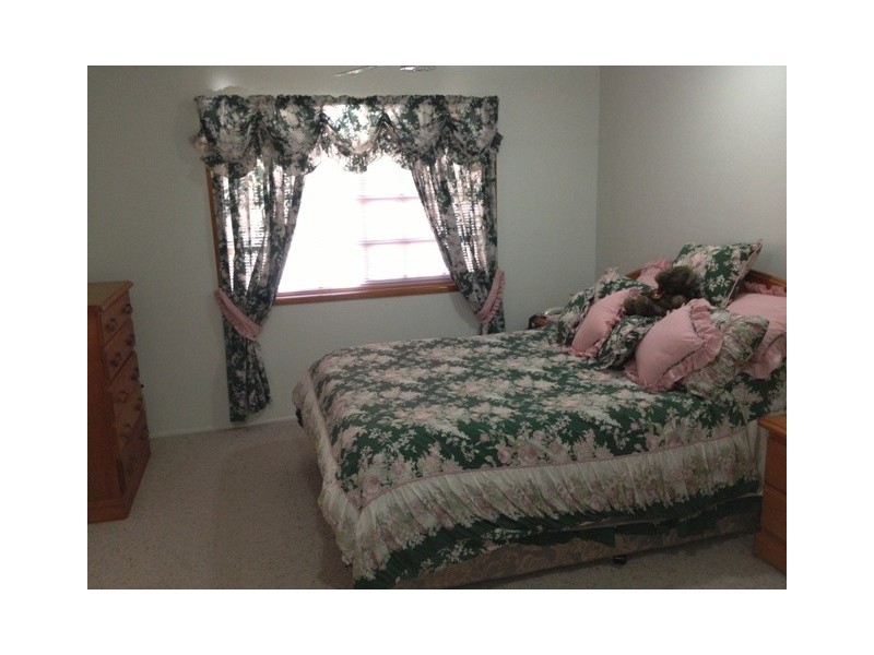 1 Outlook Crs, Mount Pleasant QLD 4740