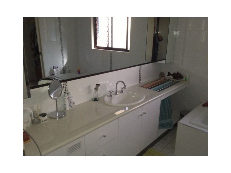 1 Outlook Crs, Mount Pleasant QLD 4740