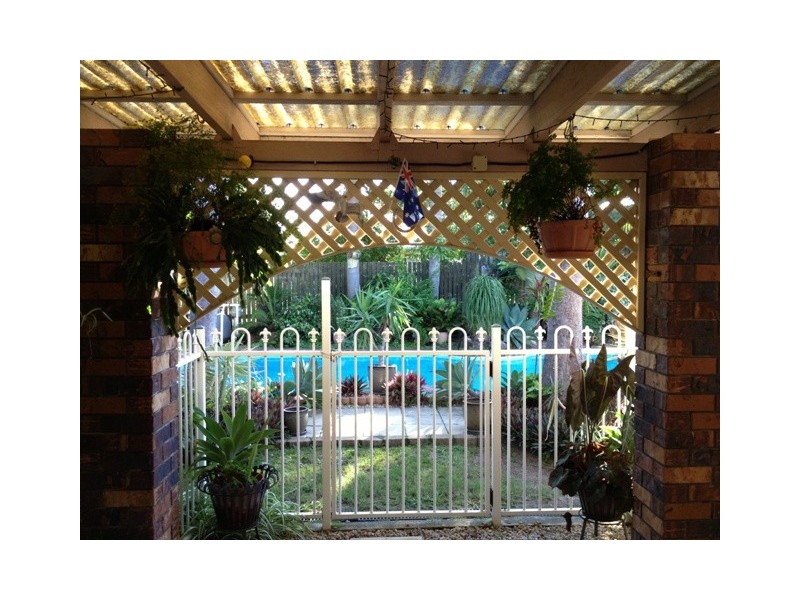 1 Outlook Crs, Mount Pleasant QLD 4740