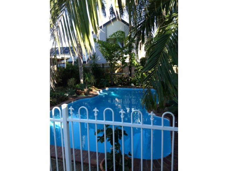 1 Outlook Crs, Mount Pleasant QLD 4740