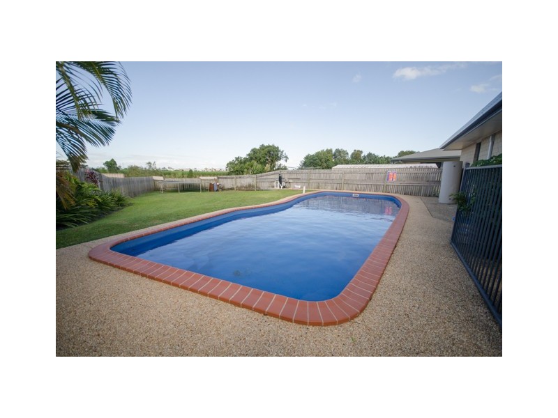 49 Frank Cowley Drive, Glenella QLD 4740