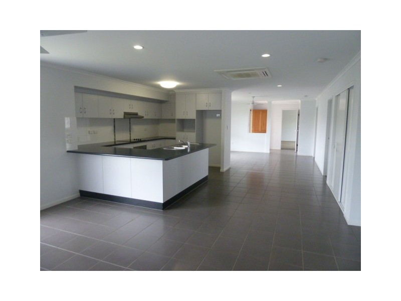 12 Rafter Court, Rural View QLD 4740