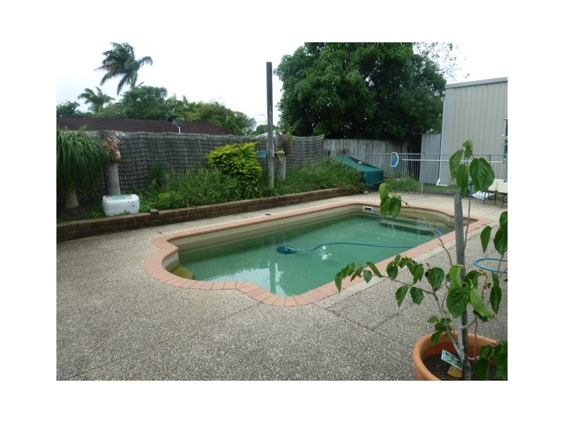 4 Lindesay, South Mackay QLD 4740