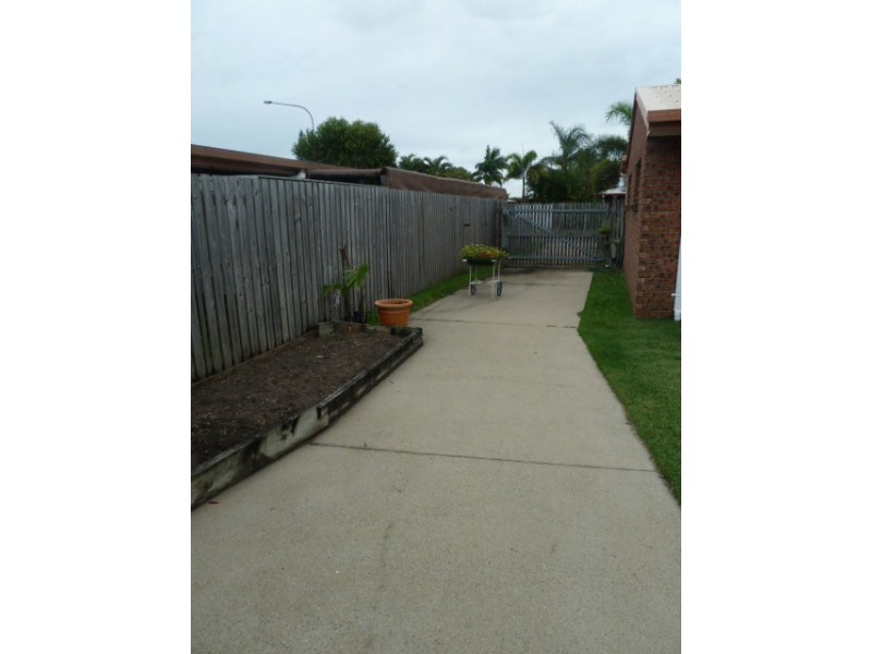 4 Lindesay, South Mackay QLD 4740