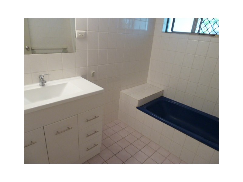 4 Lindesay, South Mackay QLD 4740