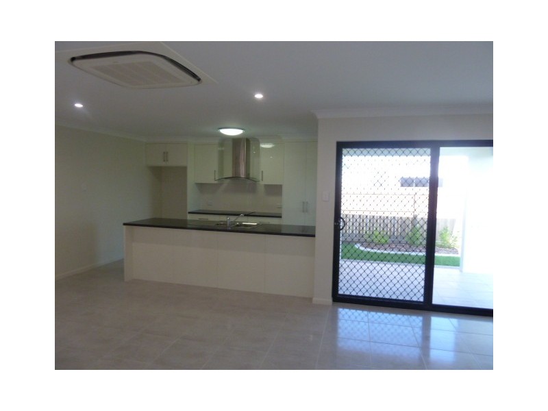 1 Bellavista Circuit, Beaconsfield QLD 4740