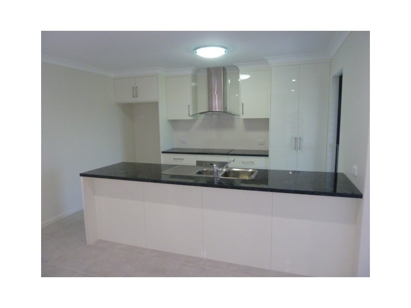 1 Bellavista Circuit, Beaconsfield QLD 4740