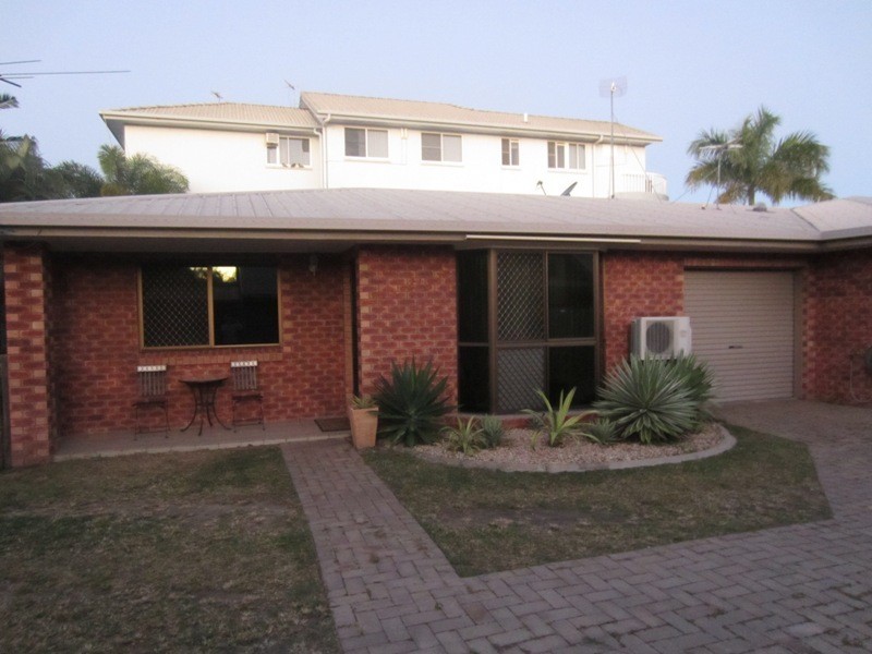 2/8 Prudhoe Street, East Mackay QLD 4740