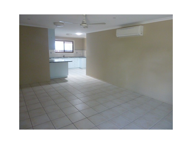 2/8 Prudhoe Street, East Mackay QLD 4740