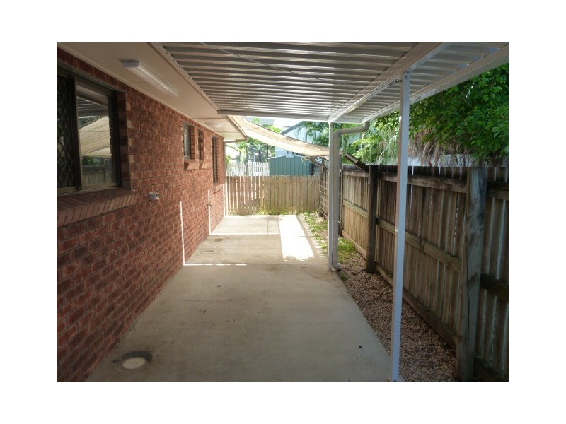 2/8 Prudhoe Street, East Mackay QLD 4740