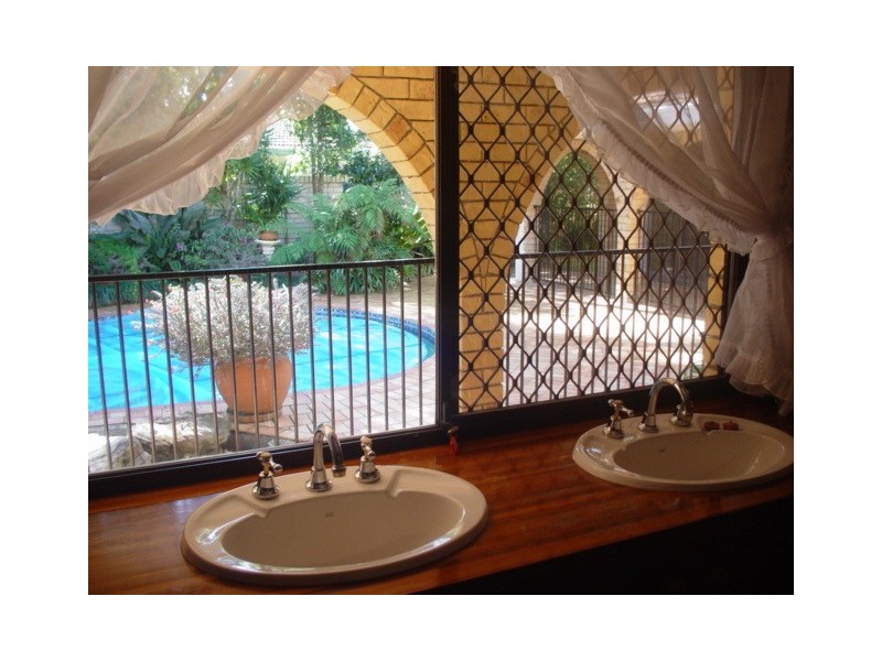 Broadbeach Waters QLD 4218